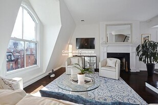 124 Beacon St, Unit PHF in Boston, MA - Building Photo