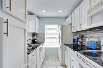 13409 Gulf Blvd in Madeira Beach, FL - Building Photo - Interior Photo