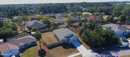 180 Hammock Rd SE in Palm Bay, FL - Building Photo - Building Photo