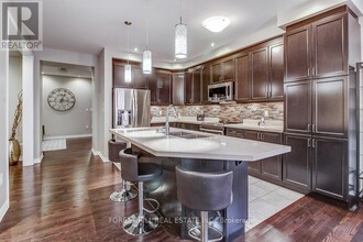 949 Kelman Ct in Milton, ON - Building Photo - Building Photo