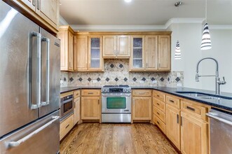 6333 Richmond Ave in Dallas, TX - Building Photo - Building Photo