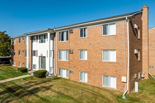 Riverbend Apartments in Grand Blanc, MI - Building Photo