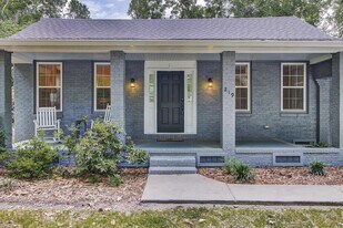 219 County Rd S-18-342 in Summerville, SC - Building Photo