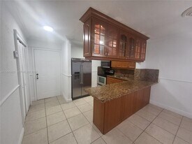 1275 W 35th St in Hialeah, FL - Building Photo