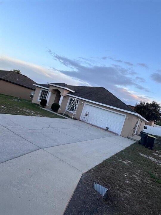 8 Sawfish Ct in Poinciana, FL - Building Photo