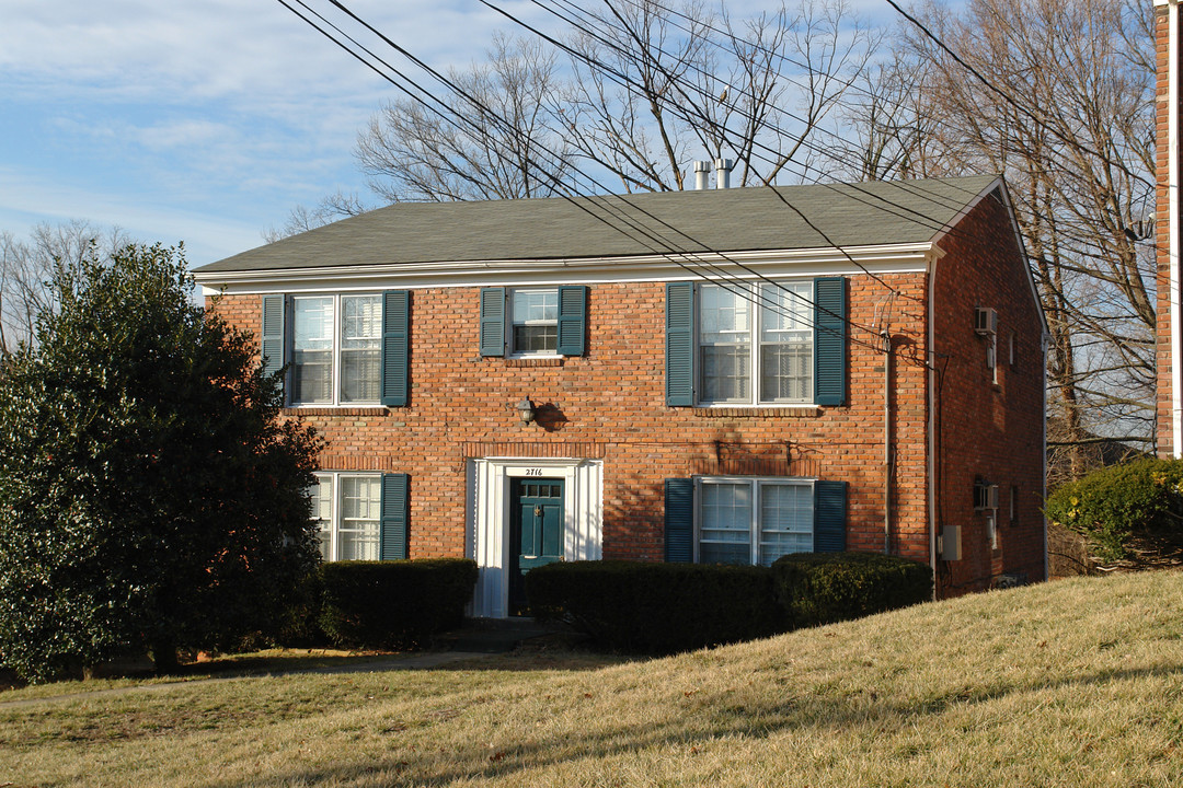 2716 Riedling Dr in Louisville, KY - Building Photo