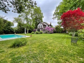 81 Hampton St in Sag Harbor, NY - Building Photo - Building Photo