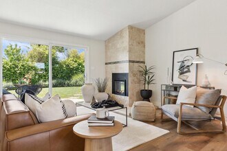 53 Labrea Way in San Rafael, CA - Building Photo - Building Photo