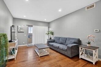 2381 Archwood Ln, Unit 184 in Simi Valley, CA - Building Photo - Building Photo