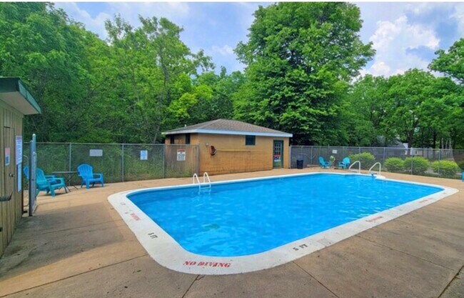 7413 Mariner Hills Cir in Elkhorn, WI - Building Photo - Building Photo