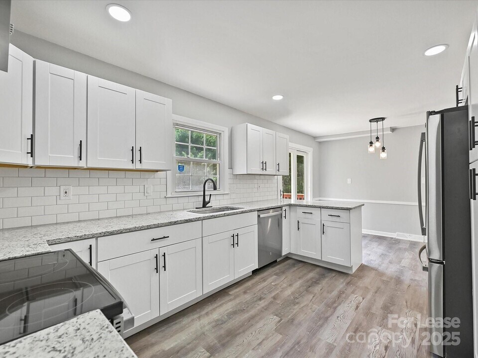 2544 Cedarwild Rd in Charlotte, NC - Building Photo