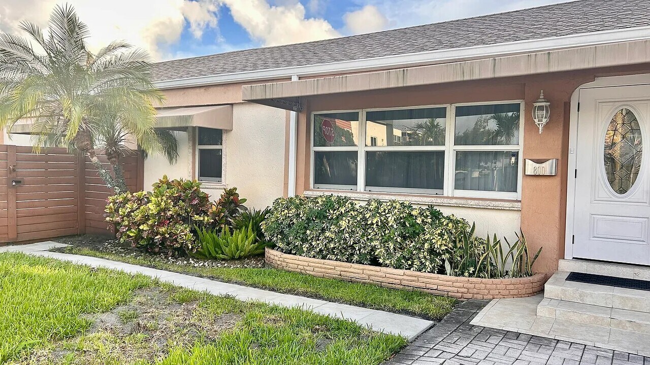 800 NE 6th St, Unit 1 in Fort Lauderdale, FL - Building Photo