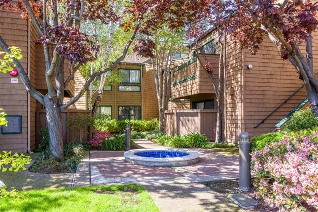 46 Cove Ln in Redwood City, CA - Building Photo - Building Photo