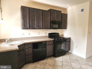 2827 W Mulberry St in Baltimore, MD - Building Photo - Building Photo