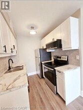 101 Queen St S in Hamilton, ON - Building Photo - Building Photo