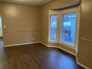 812 N Minnesota Ave in Hastings, NE - Foto de edificio - Building Photo