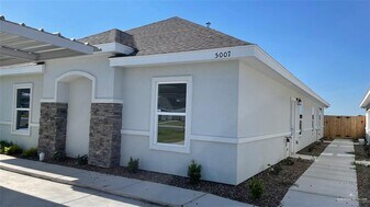 10 N Winona Dr in Pharr, TX - Building Photo