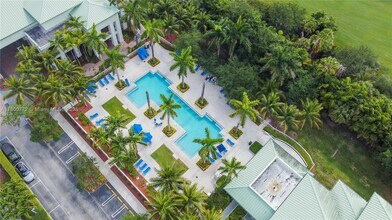 5350 NW 87th Ave in Doral, FL - Building Photo - Building Photo