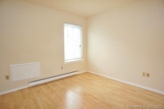 16 Glenwood Ave in Norwalk, CT - Building Photo - Building Photo