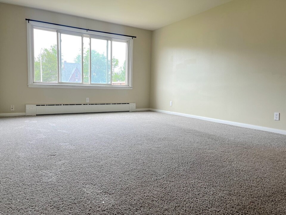 2660 Sheridan Dr in Tonawanda, NY - Building Photo