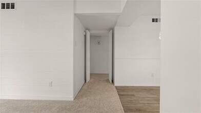 527 W Lookout Dr in Richardson, TX - Building Photo - Building Photo