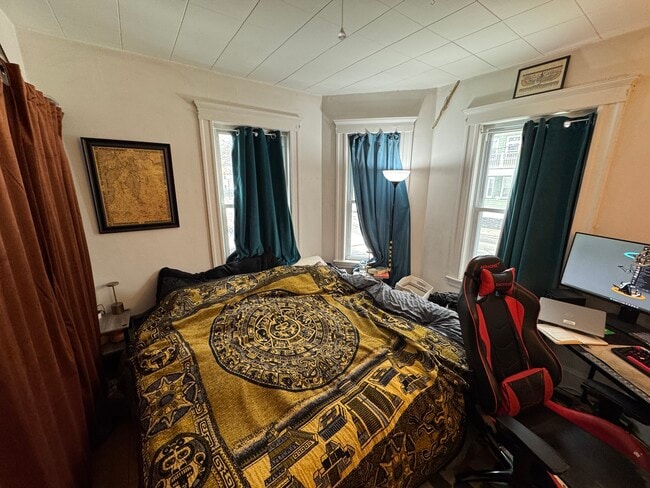 11 Burnham St in Somerville, MA - Foto de edificio - Building Photo