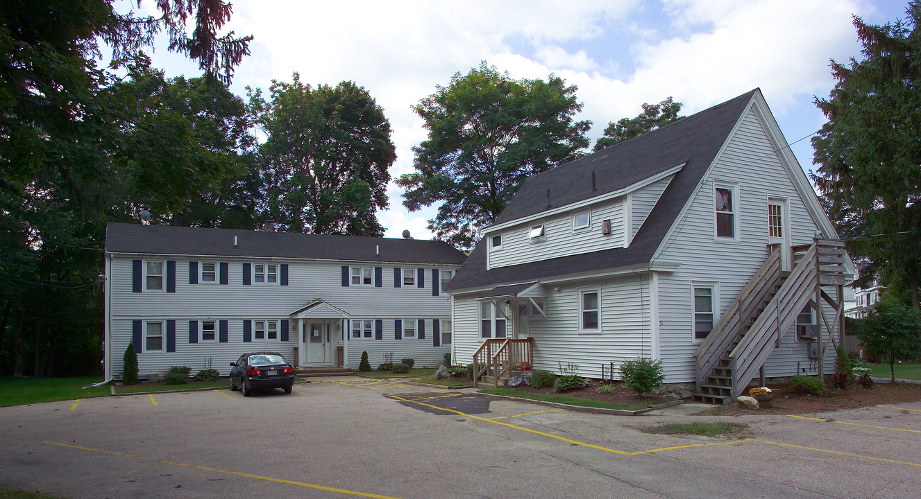 31 Cocasset St in Foxboro, MA - Building Photo