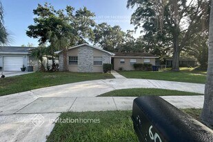 608 Huntington St in Brandon, FL - Building Photo