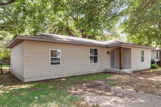 4808 Carolyn Jean Dr in Balch Springs, TX - Building Photo - Building Photo