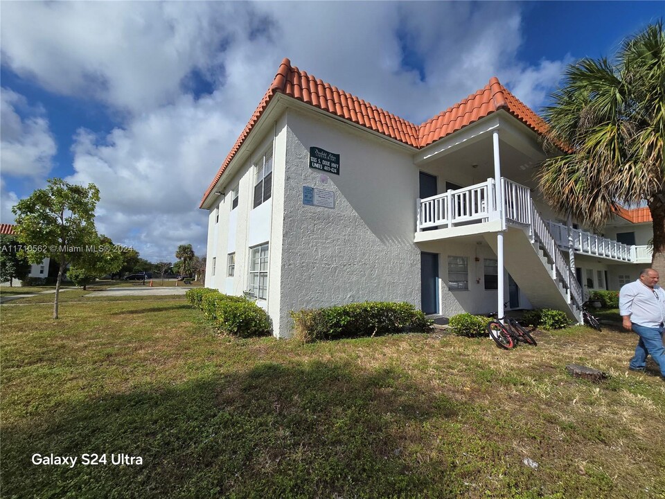 1335 S Dixie Hwy in Deerfield Beach, FL - Building Photo