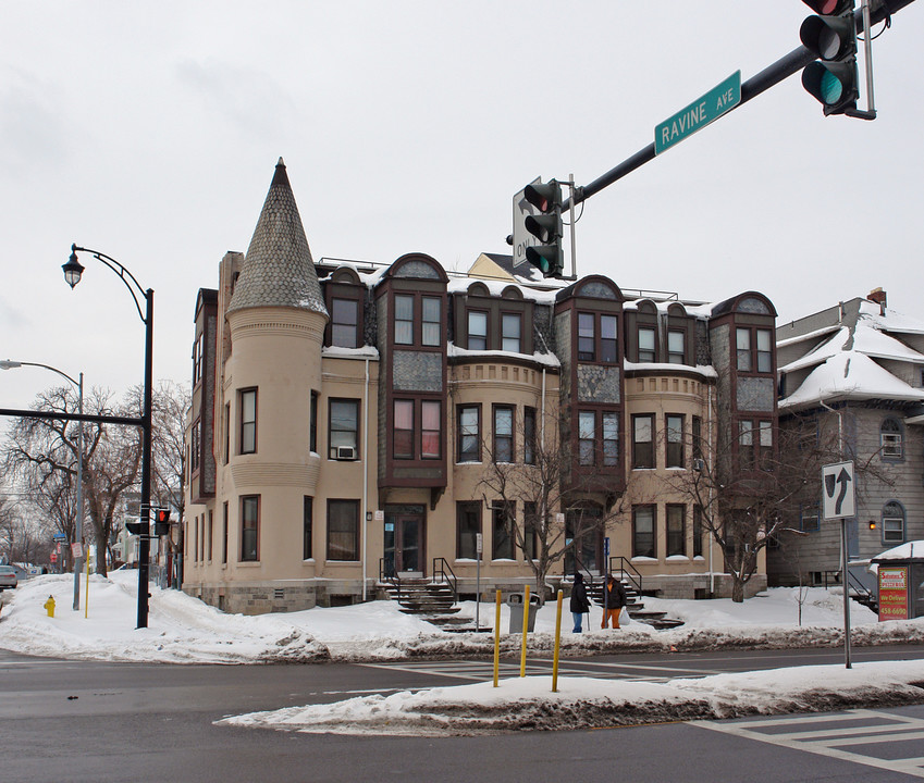 601 Lake Ave in Rochester, NY - Foto de edificio