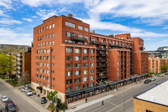 Westmount Place in Westmount, QC - Building Photo - Primary Photo