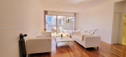 800 West Ave, Unit PH-37 in Miami Beach, FL - Building Photo - Building Photo