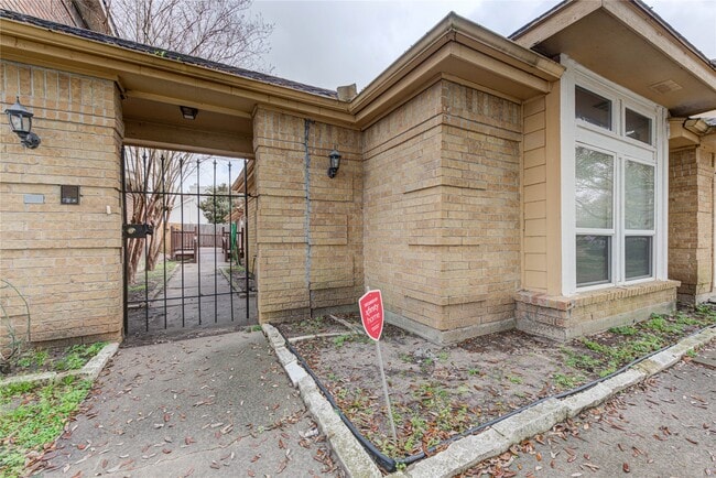 2122 Paso Rello Dr in Houston, TX - Building Photo - Building Photo