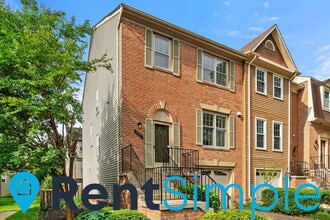 6820 Wild Rose Ct in West Springfield, VA - Building Photo - Building Photo