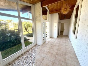 2015 Notre Dame Dr in Lake Worth Beach, FL - Building Photo - Building Photo