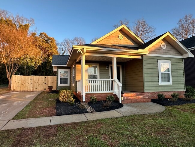 305 S Calhoun St in Greenville, SC - Building Photo - Building Photo