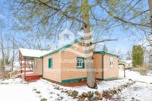 28407 Patricia St in Farmington Hills, MI - Building Photo