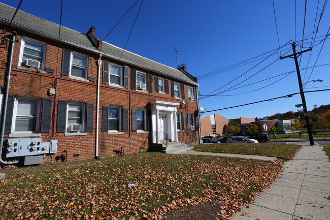 916 Quincy St NE in Washington, DC - Building Photo - Building Photo