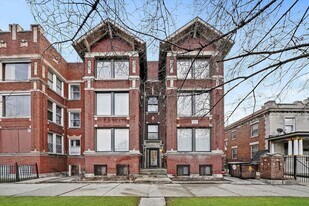 6039 S Michigan Ave in Chicago, IL - Building Photo