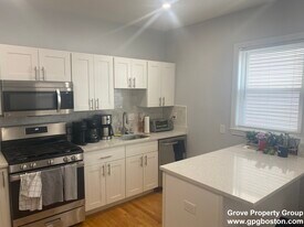 130 Boston St, Unit 3 in Boston, MA - Building Photo