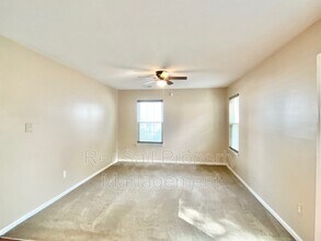 204 Gate House Rd in Newport News, VA - Building Photo - Building Photo