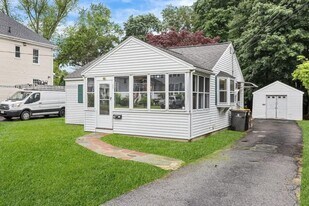 22 Arthur St in Framingham, MA - Building Photo