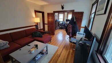 45 Locke St, Unit 3 in Cambridge, MA - Foto de edificio - Building Photo