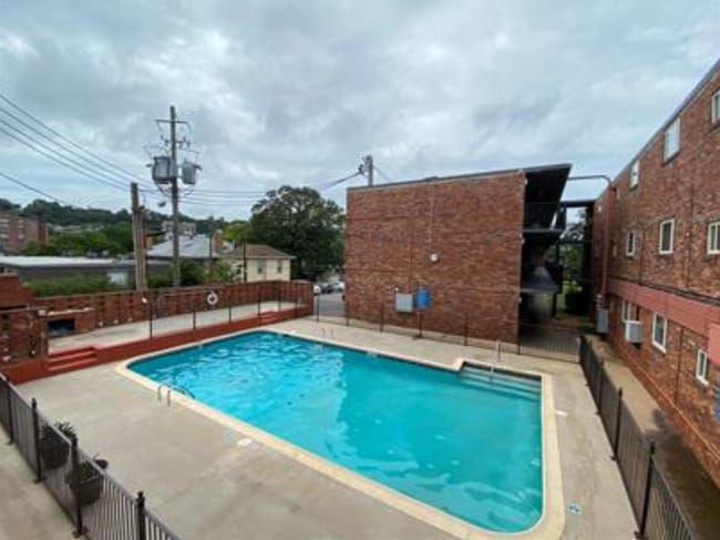 property at 2990 Rhodes Cir S