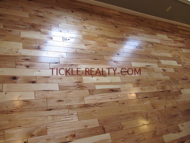 property at 839 Meigs St