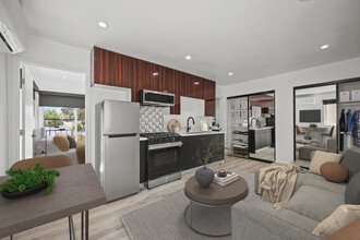 111 N Normandie Ave in Los Angeles, CA - Foto de edificio - Building Photo