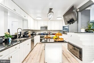 79 Gridiron Rd in Levittown, PA - Foto de edificio - Building Photo