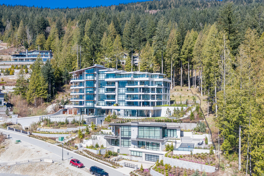 The Peak in West Vancouver, BC - Building Photo