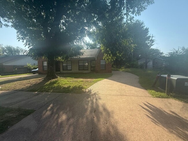 3758 Clarke Rd
